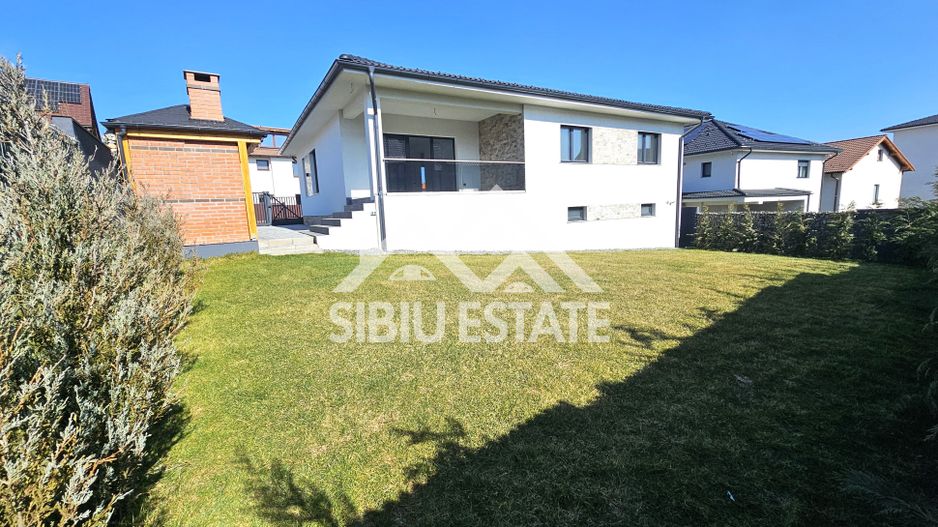 Casa Sibiu, intrare Selimbar, garaj, pivnita, curte mare - Poză 3