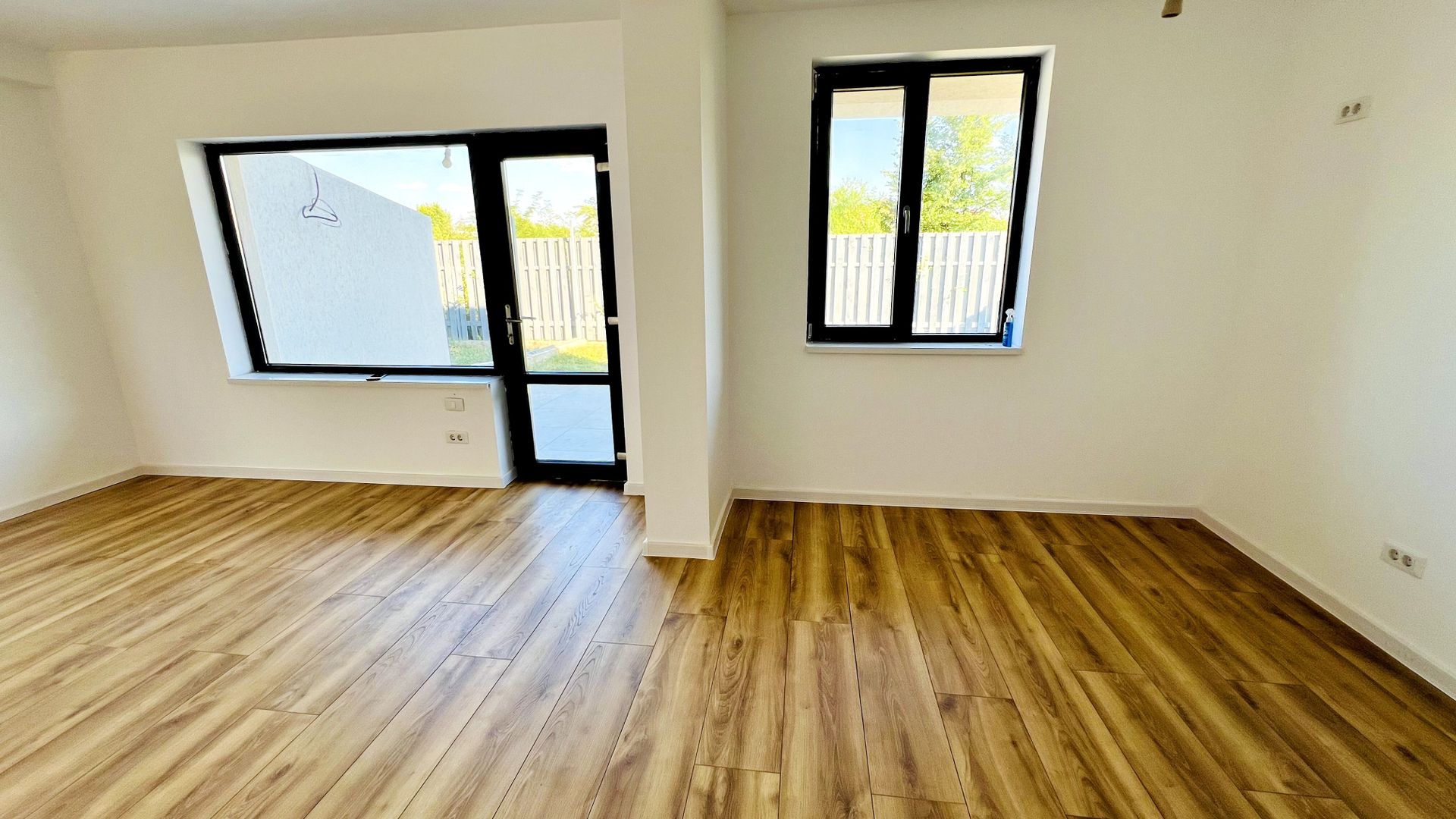 Vilă duplex 180 mp utili + terasă 50 mp | teren 300 mp | Bragadiru | - Poză 22