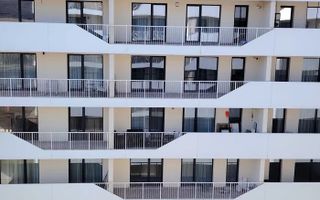 Închiriez apartament proaspăt finisat și utilat modern - Poză 4