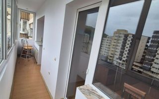 Închiriez apartament cu 3 camere,  centru - Poză 9