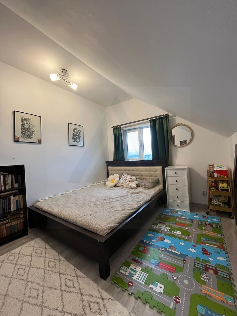 Apartament 3 camere 2 balcoane bucatarie inchisa in zona Strand II - Poză 1
