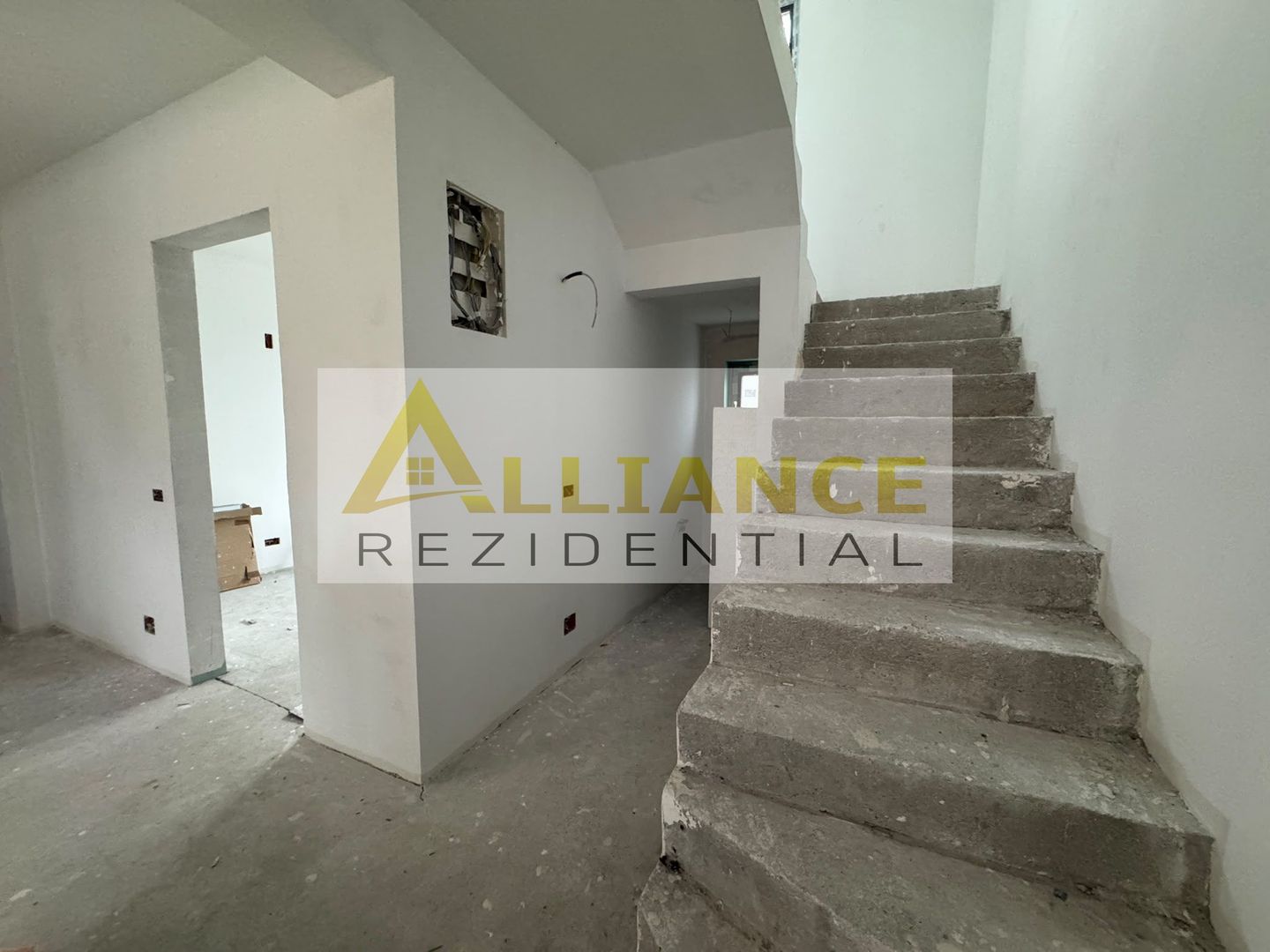 VILA TIP DUPLEX 4 CAMERE langa intrare Autostrada A0 CARTIER ALLEGRIA - Poză 25