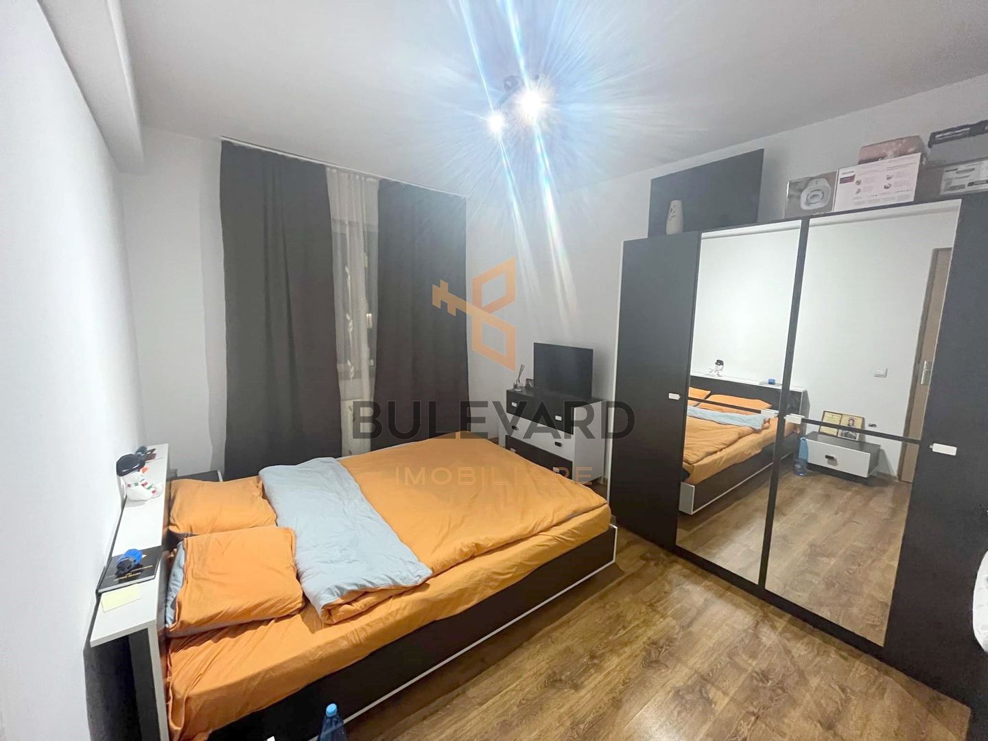 Apartament cu 2 camere decomandate + parcare, zona strazii Florilor! - Poză 3