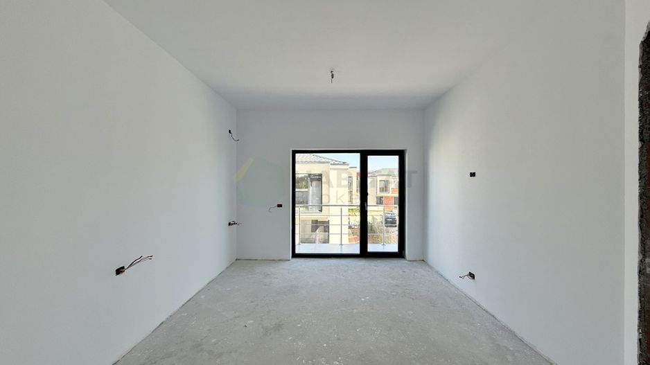 Vila 5 camere Tunari langa Cosmopolis - Poză 9