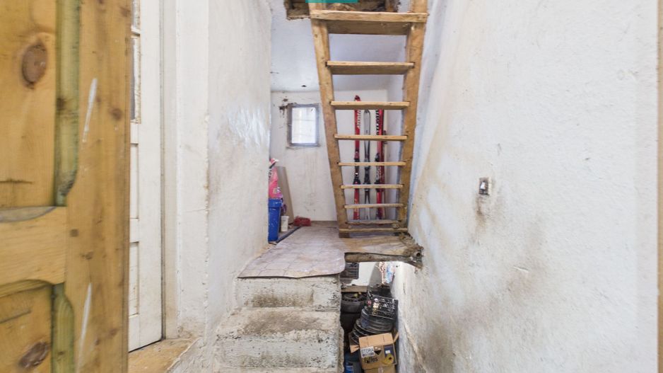Casă cu 4 camere și teren de 4227mp în Curtici - Poză 20
