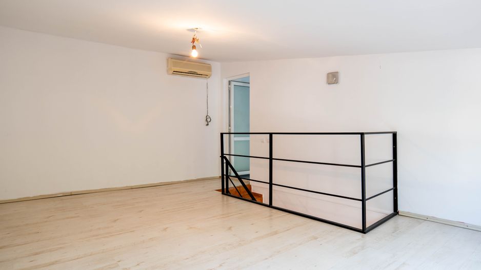Casă de vânzare – 181 mp, 3 apartamente, 9 camere – București - Poză 3