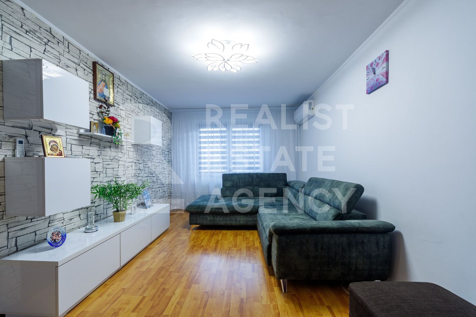 Vânzare, apartament, 3 camere, zona Uverturii - Poză 2