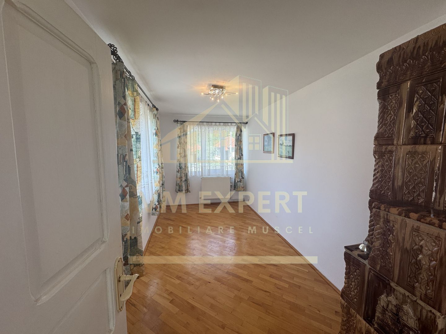 VILA 5 CAMERE, TEREN 4520 MP, LERESTI, ARGES - Poză 6
