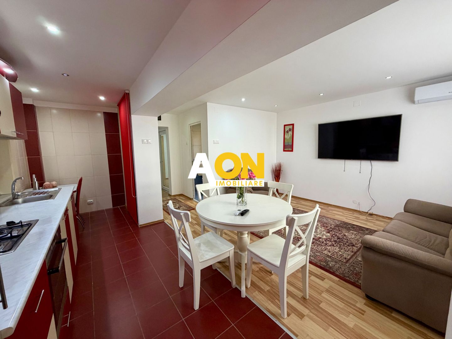 Apartament 3 Camere, Etaj 1, Zona Cetate - Poză 1