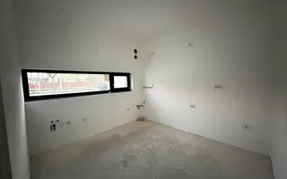 Duplex 1/2, 4 camere, 3 băi, la strada principală Mosnita Veche - Poză 18