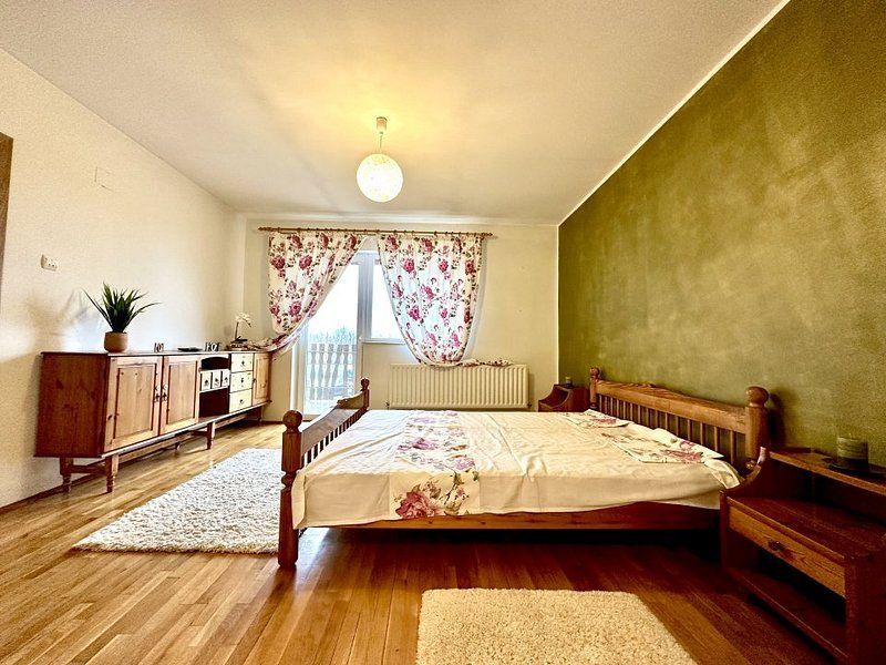 Casa la intrare în Ghiroda - Poză 22