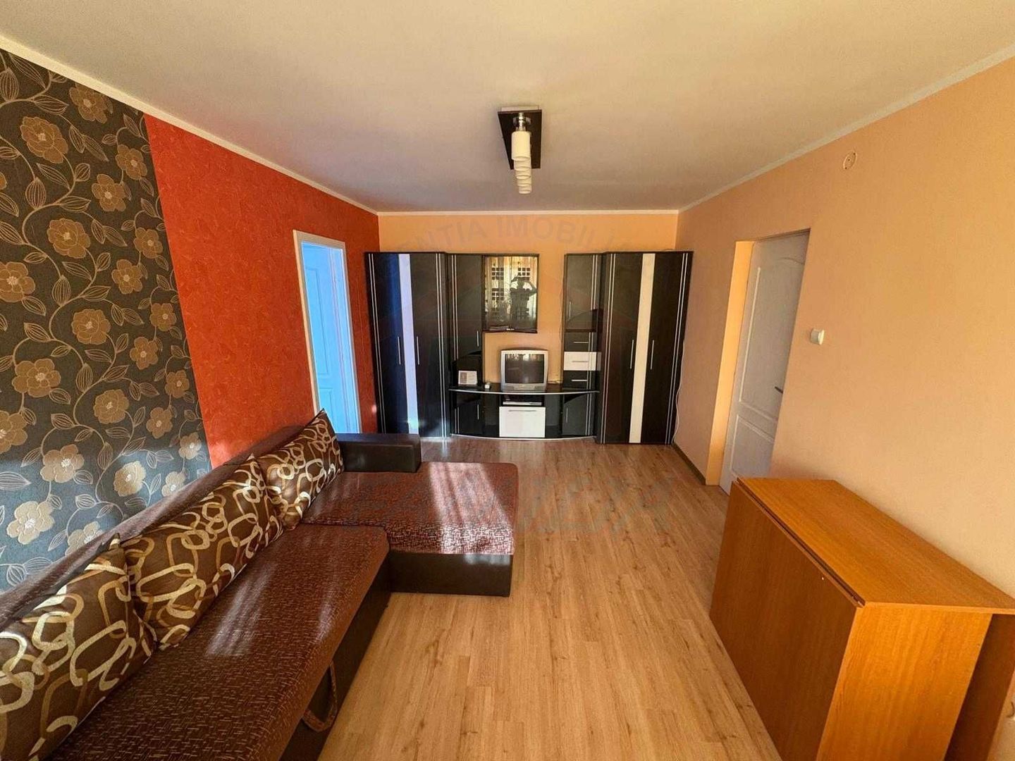 APARTAMENT 2 CAMERE DE VÂNZARE – ȚIGLINA 2 - Poză 1