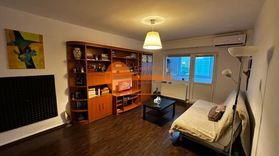 Apartament cu 4 camere in zona Tei-Maica Domnului - Poză 1