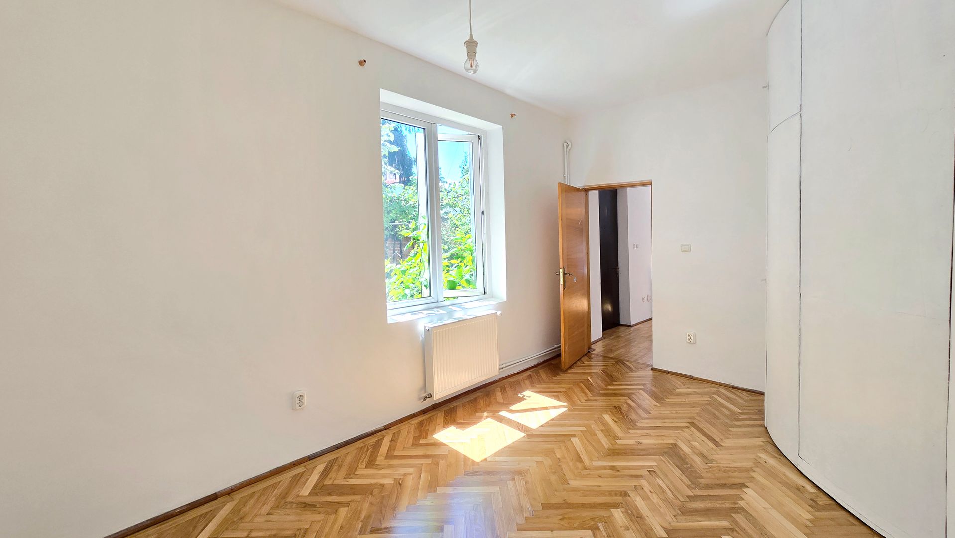 Casă consolidată la preț de apartament - Poză 15