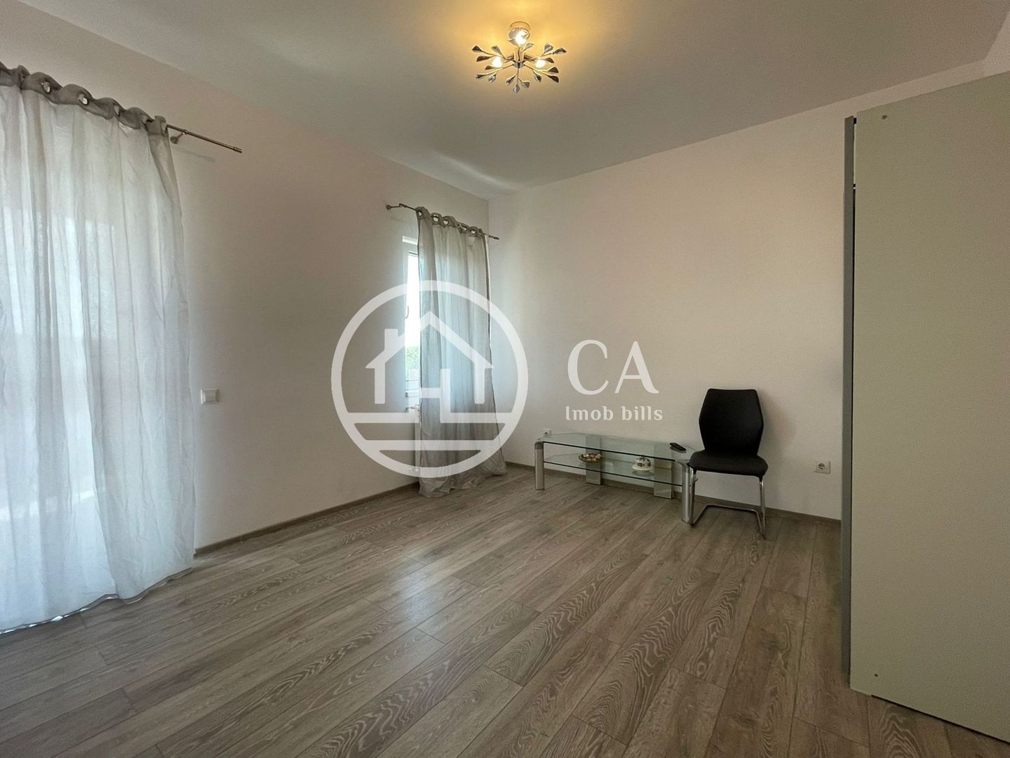 Apartament de închiriat cu 3 camere în Dealuri, Oradea - Poză 4