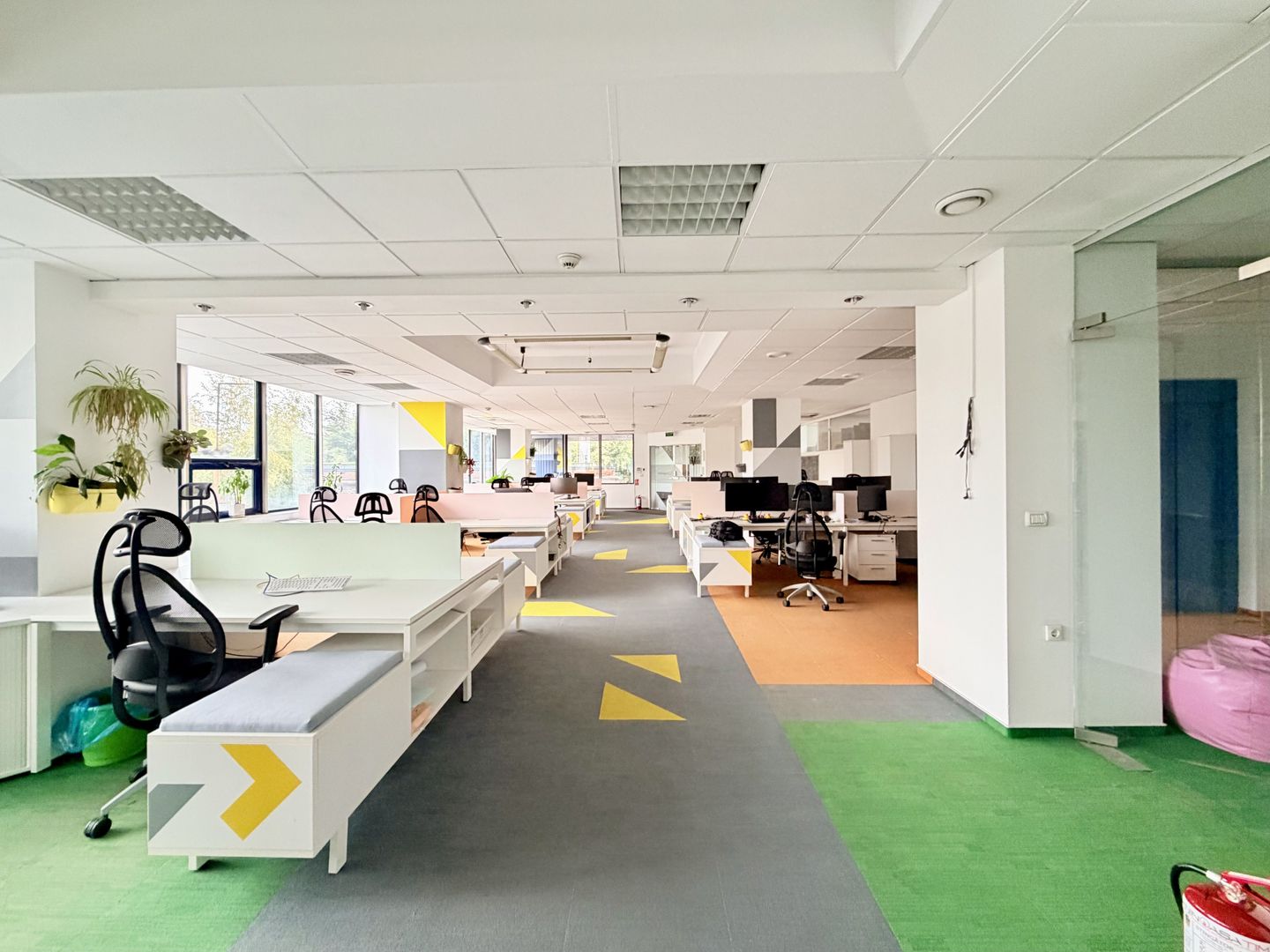 Un sediu care inspiră încredere, în inima Timișoarei - Poză 2