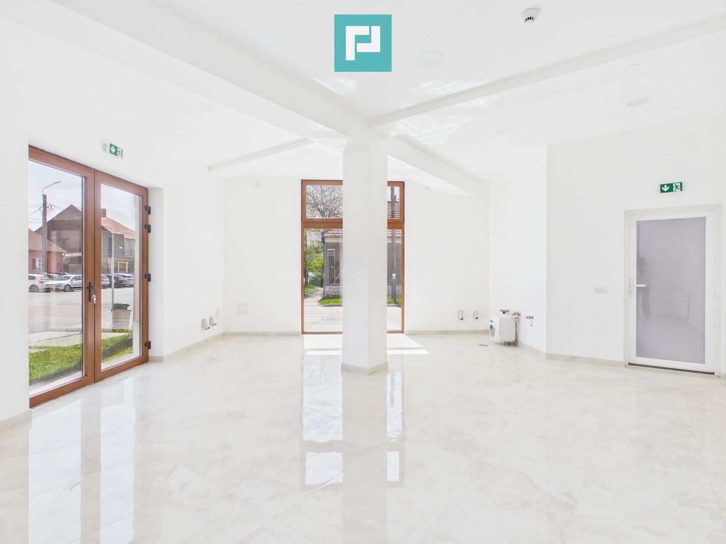 Ioșia: două spații vitrate, unire posibilă - Poză 4