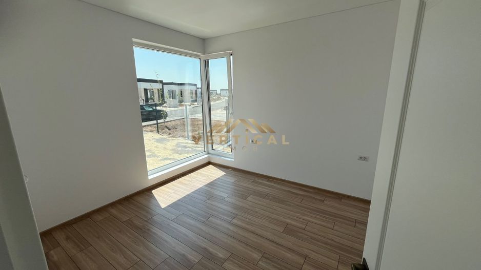 Casă Modernă cu 2 Dormitoare și Curte Berceni Ilfov - Poză 4