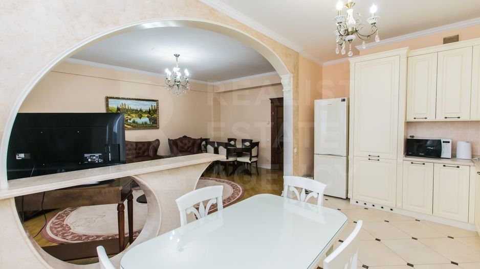 Chirie, apartament, 3 camere, Strada Sfatul Ţării, Centru - Poză 9