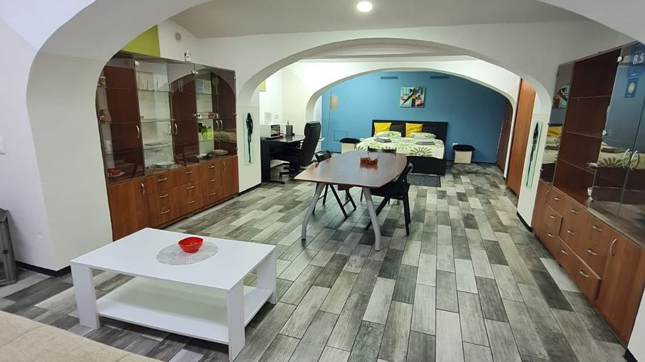 Apartament open-space pretabil pentru birou sau de locuit - Poză 4