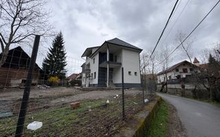 Vilă spațioasă în centrul Cisnădioarei, teren generos 1300 mp, finalizată 2025 - Poză 3