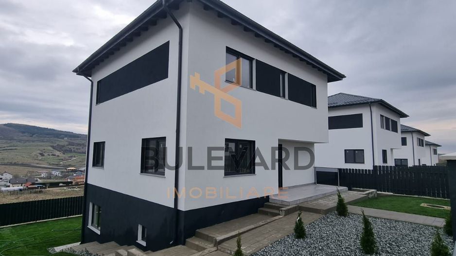 Case individuale cu teren de 440 mp+apartament la demisol! - Poză 2