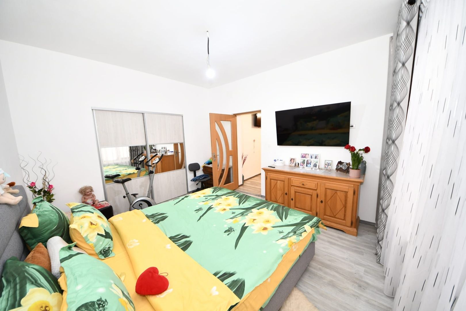 De vanzare casa cu 3 apartamente + anexa 75 mp, Comision 0% - Poză 18