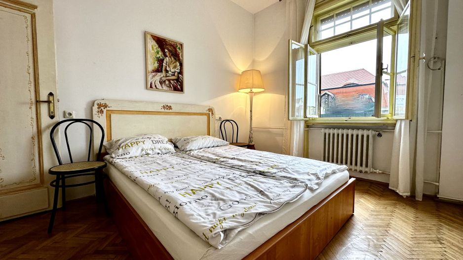 Apartament cu 2 camere,  clasic si boem, cu vedere in Piață Victoriei - Poză 10