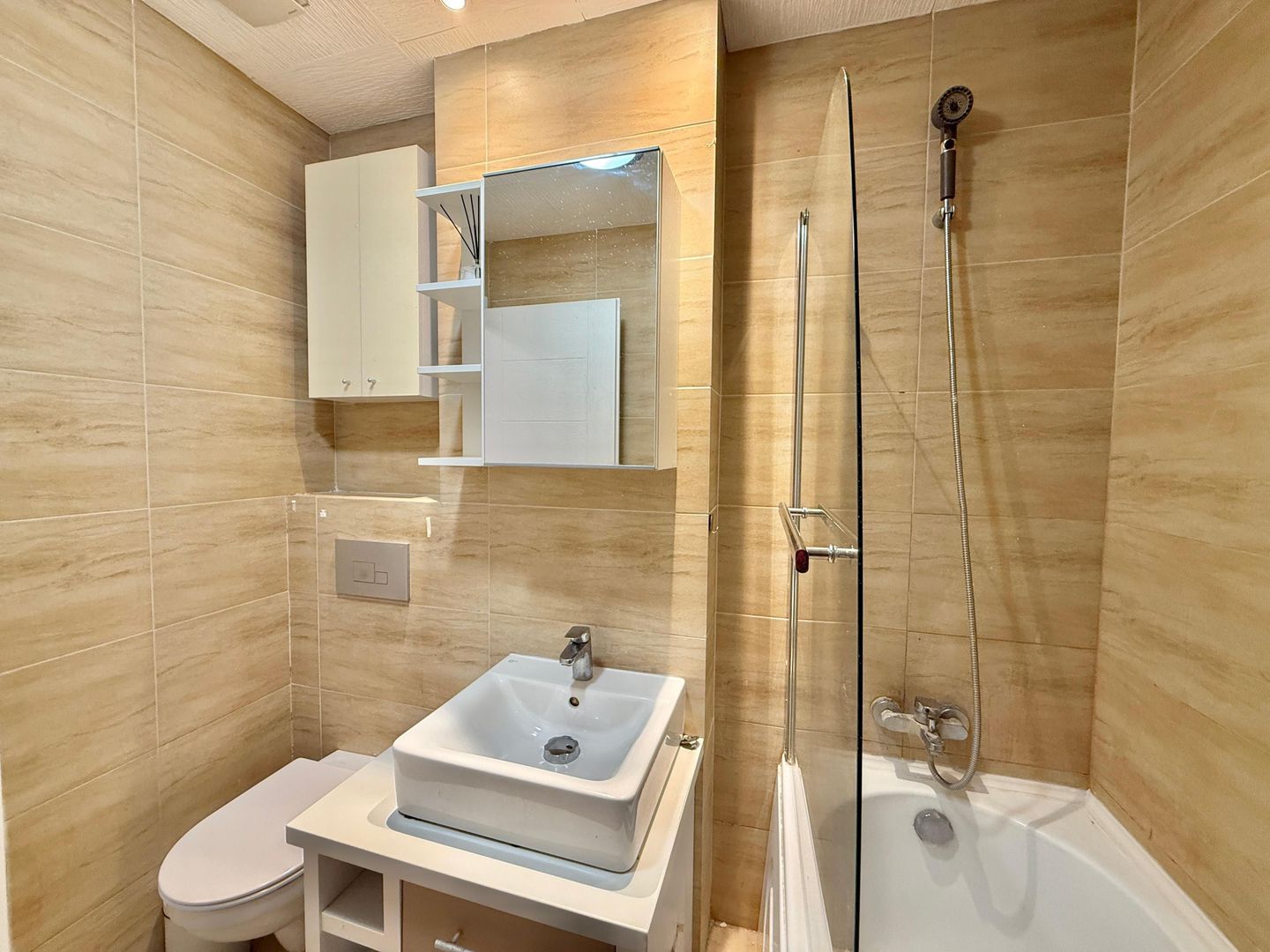 COSMOPOLIS - Apartament cu 2 camere, mobilat si utilat. - Poză 15