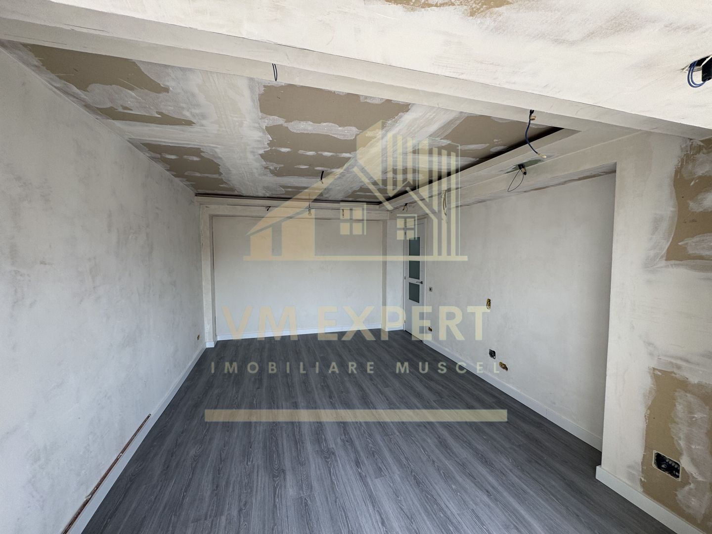 APARTAMENT 2 CAMERE CAMPULUNG, ETAJ 4, CARTIER VISOI - Poză 4
