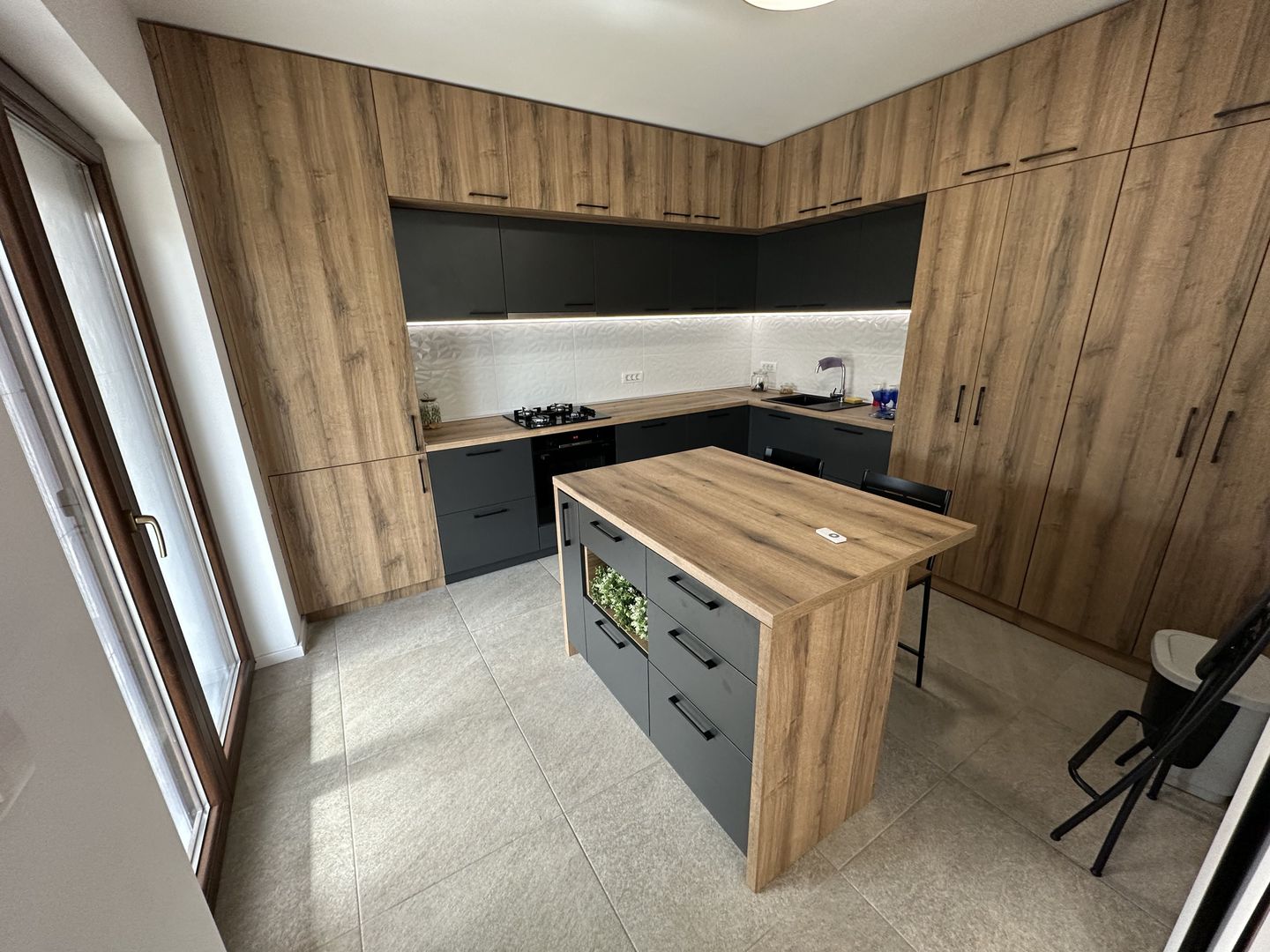 Casa deosebita intr-un cartier privat cu bariera - Poză 13