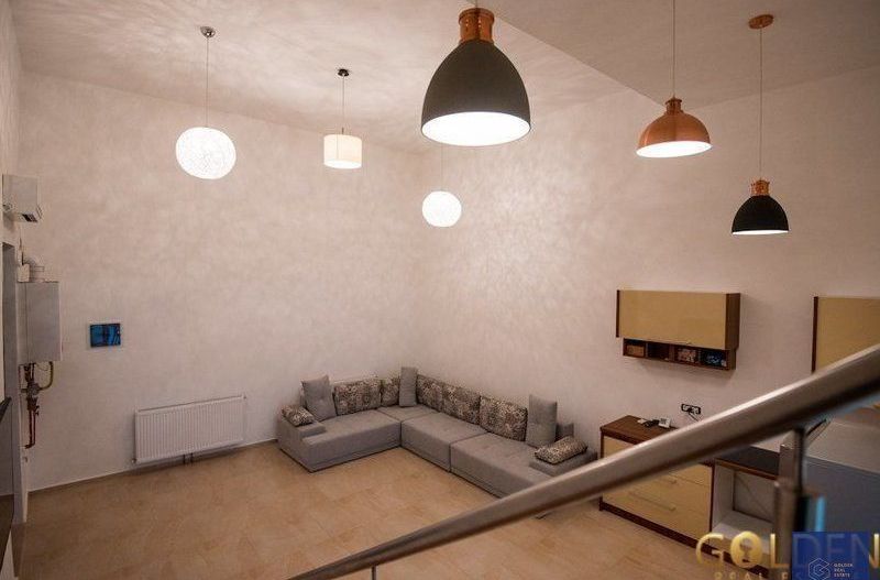 Apartament  B-dul Revolutiei, cladire perioada interbelica, comision 0% - Poză 3