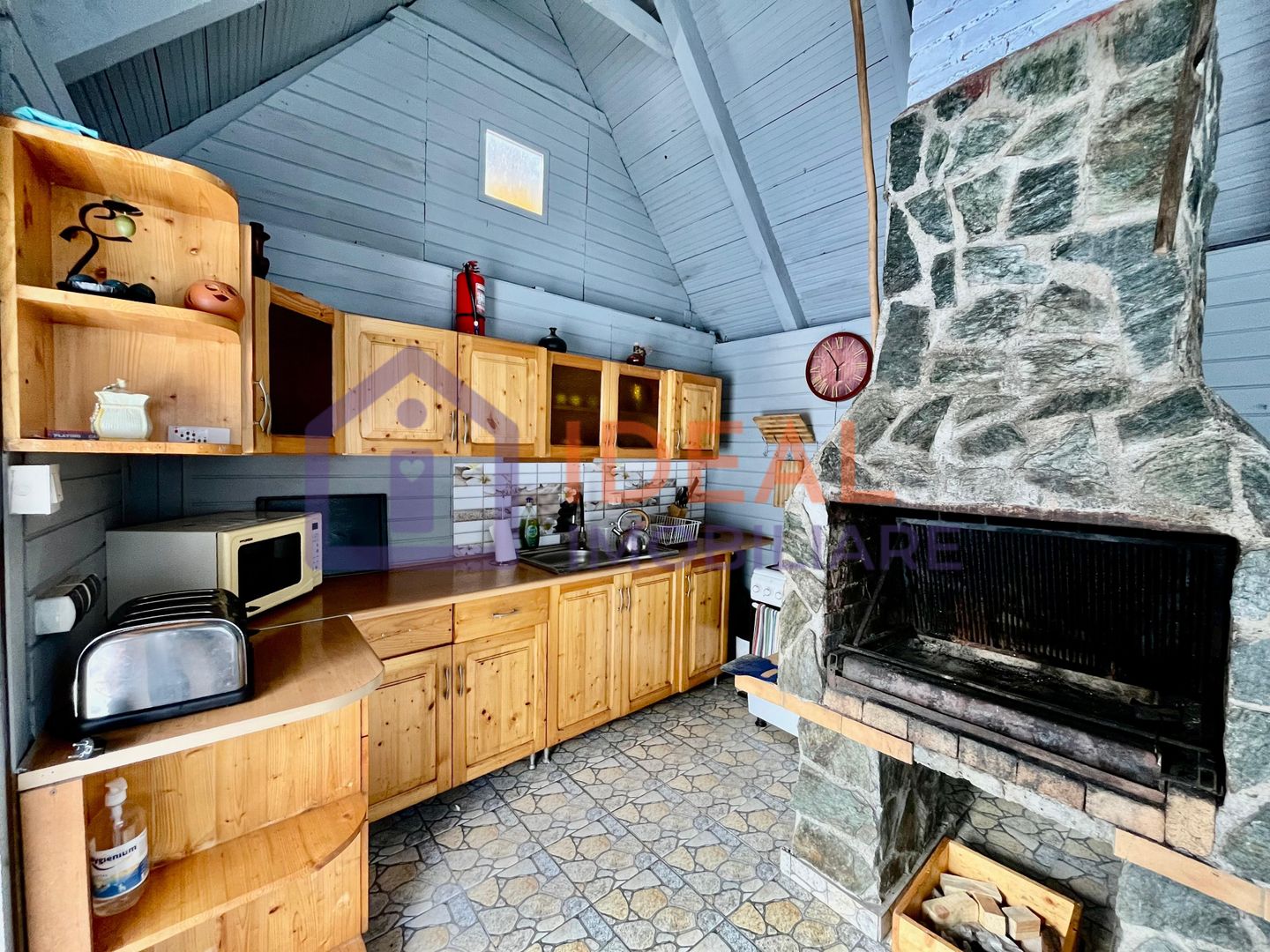 Pensiune de vânzare în Cârțișoara – investiție turistică la poalele munților - Poză 26