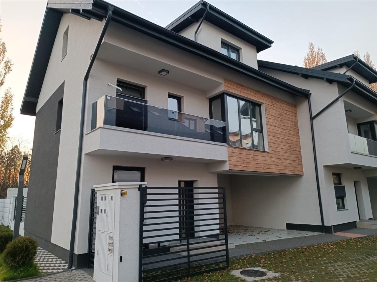 VILA NOUA | MOBILATA SI UTILATA | DAMAROAIA | LANGA PETROM CITY - Poză 1