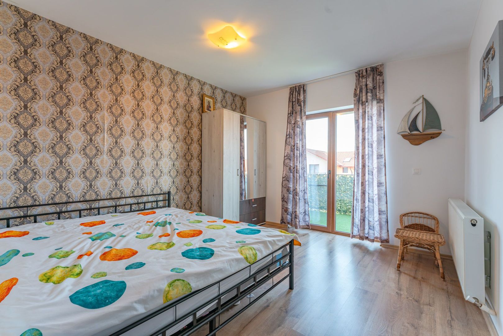 Casa insiruita compusa din 4 camere in Sanpetru - Poză 12