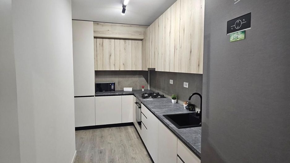 AP. 2 CAMERE ESTORIA, PRIMA INCHIRIERE, LOC PARCARE, METROU 5 MINUTE - Poză 5