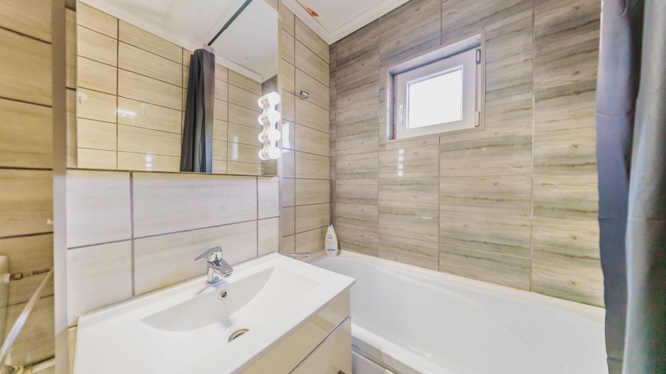 Apartament 2 camere, zona 300, decomandat, etaj 1 - Poză 9