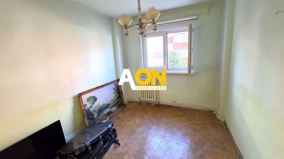 Apartament 4 camere, etaj 1, cu garaj si boxa, zona Scolii M. Eminescu - Poză 9