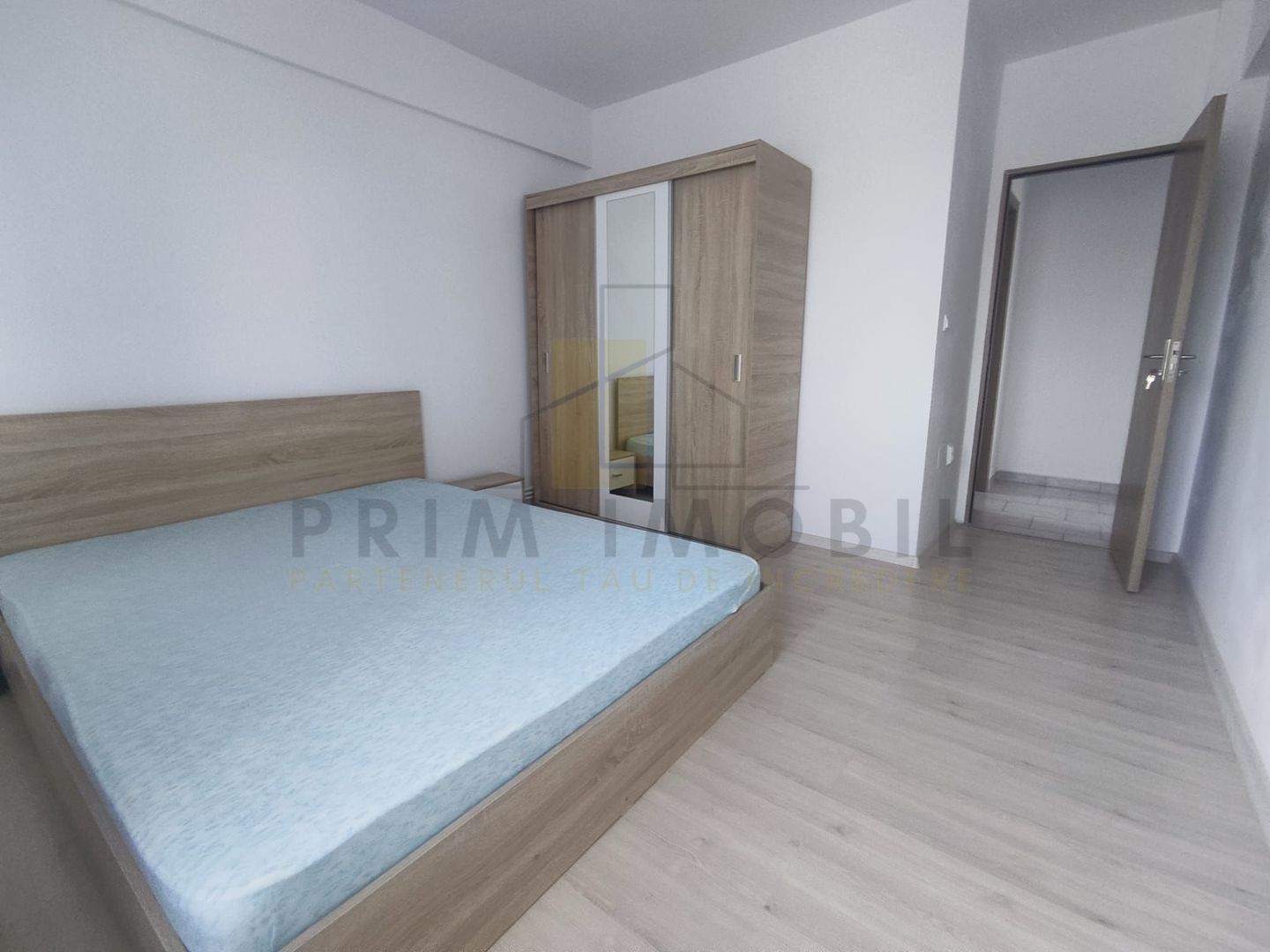 2 Camere Decomandat / Rond Pacurari/ Parcare inclusa - Poză 1