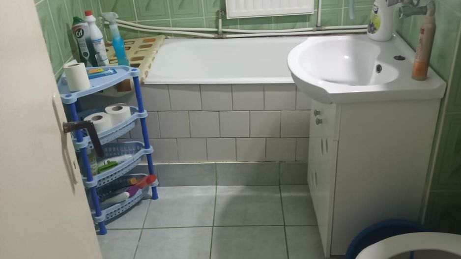 Apartament 4 camere, etaj 3, mobilat și utilat, zona DECEBAL; - Poză 4