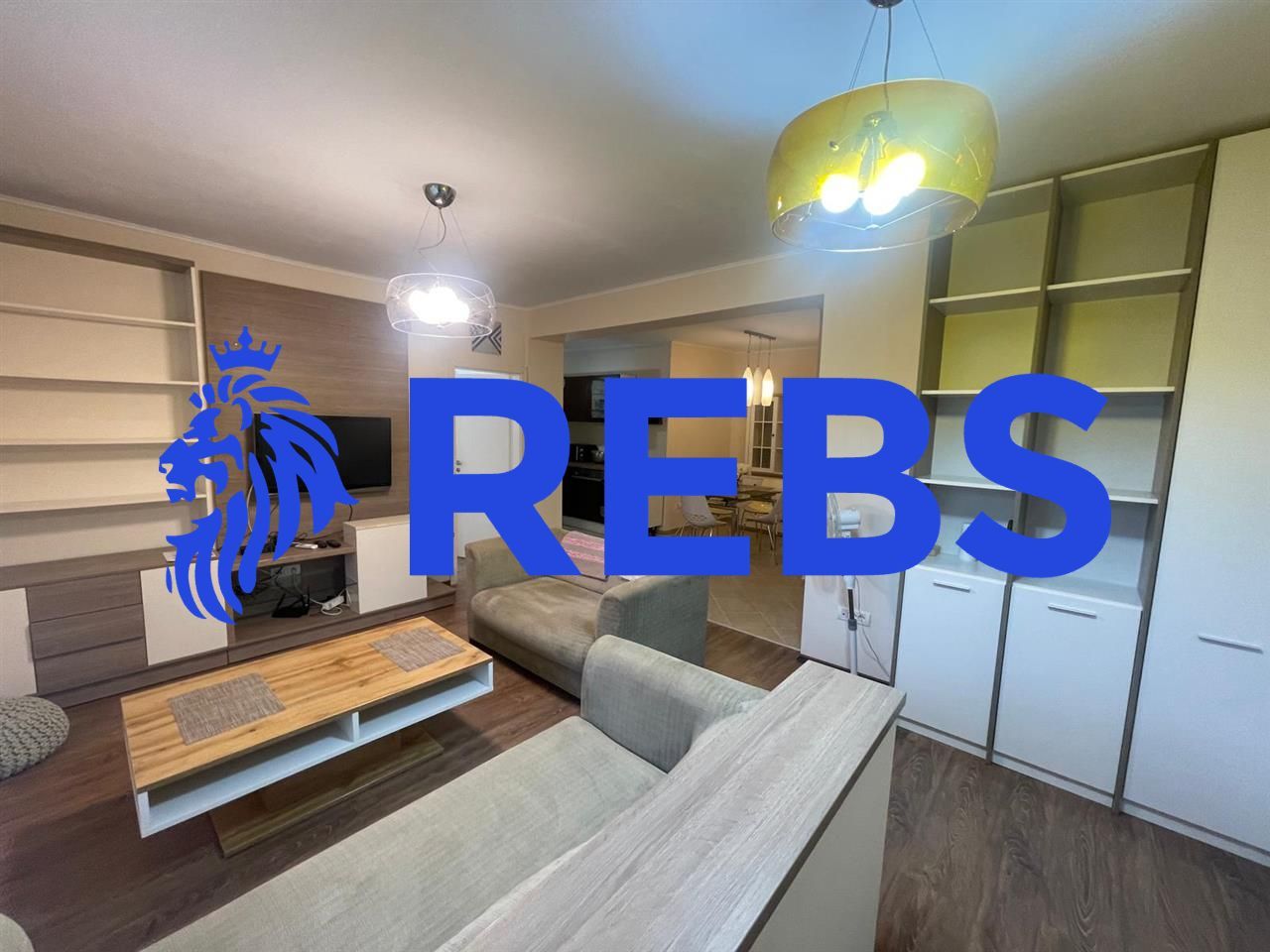 Apartament cu 3 camere la curte in zona Complexului Studentesc open space - Poză 1