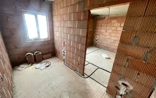 Casă la roșu | 3 dormitoare | Teren 340 mp – Moșnița Nouă-Kaufland - Poză 14