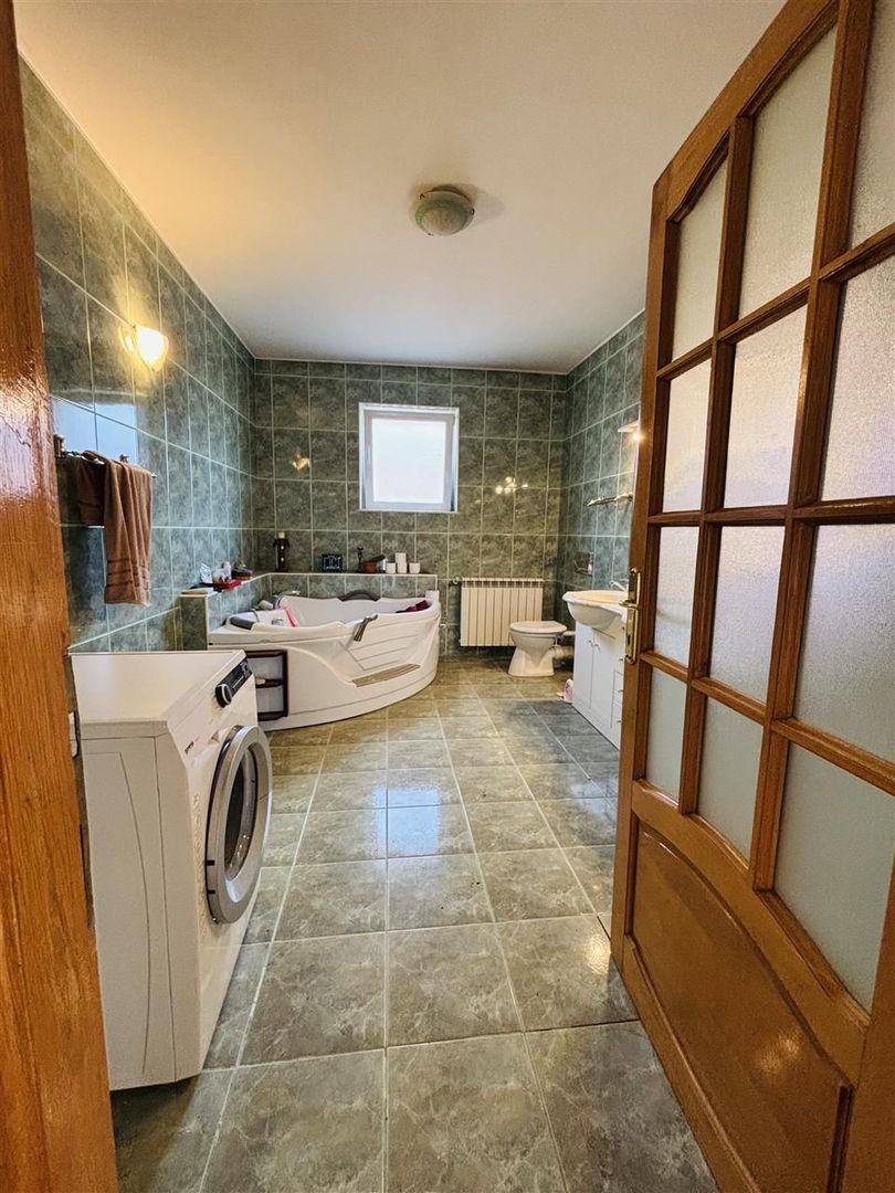 VILA CU 14 CAMERE SI 3405 MP TEREN IN SANMARTIN - Poză 21