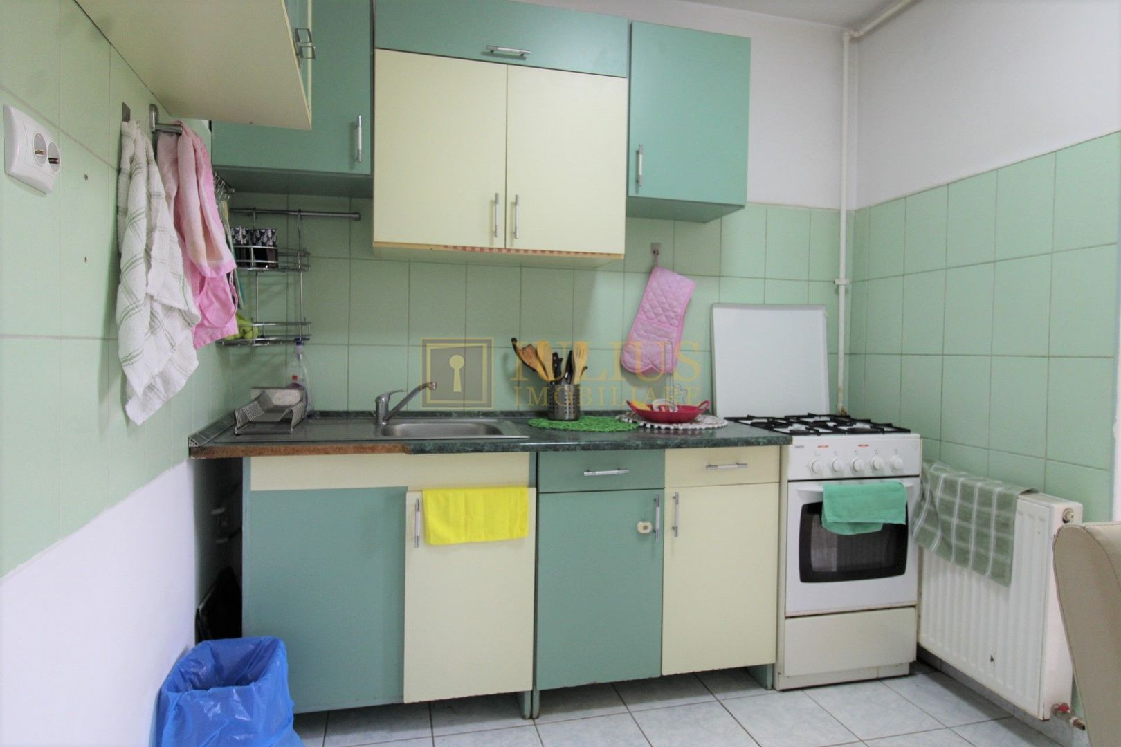 3 camere, decomandat, centrala proprie - Poză 11