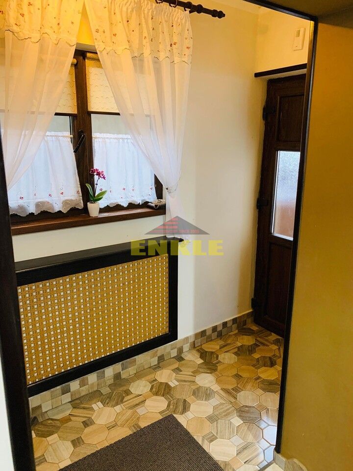 De vanzare Spatiu Comercial cu preluare afacere + Apartament 3 camere. 130.000 Euro Negociabil - Poză 8