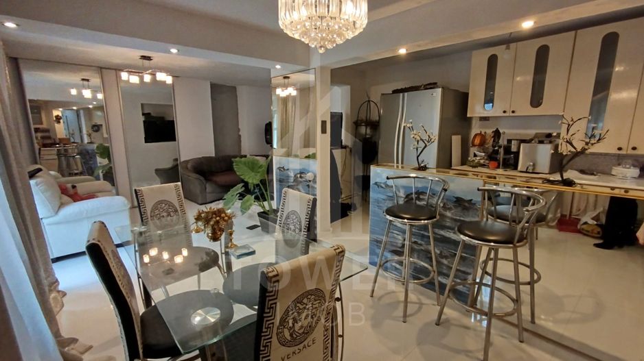 Casa de vanzare cu spatiu comercial la parter - Poză 7