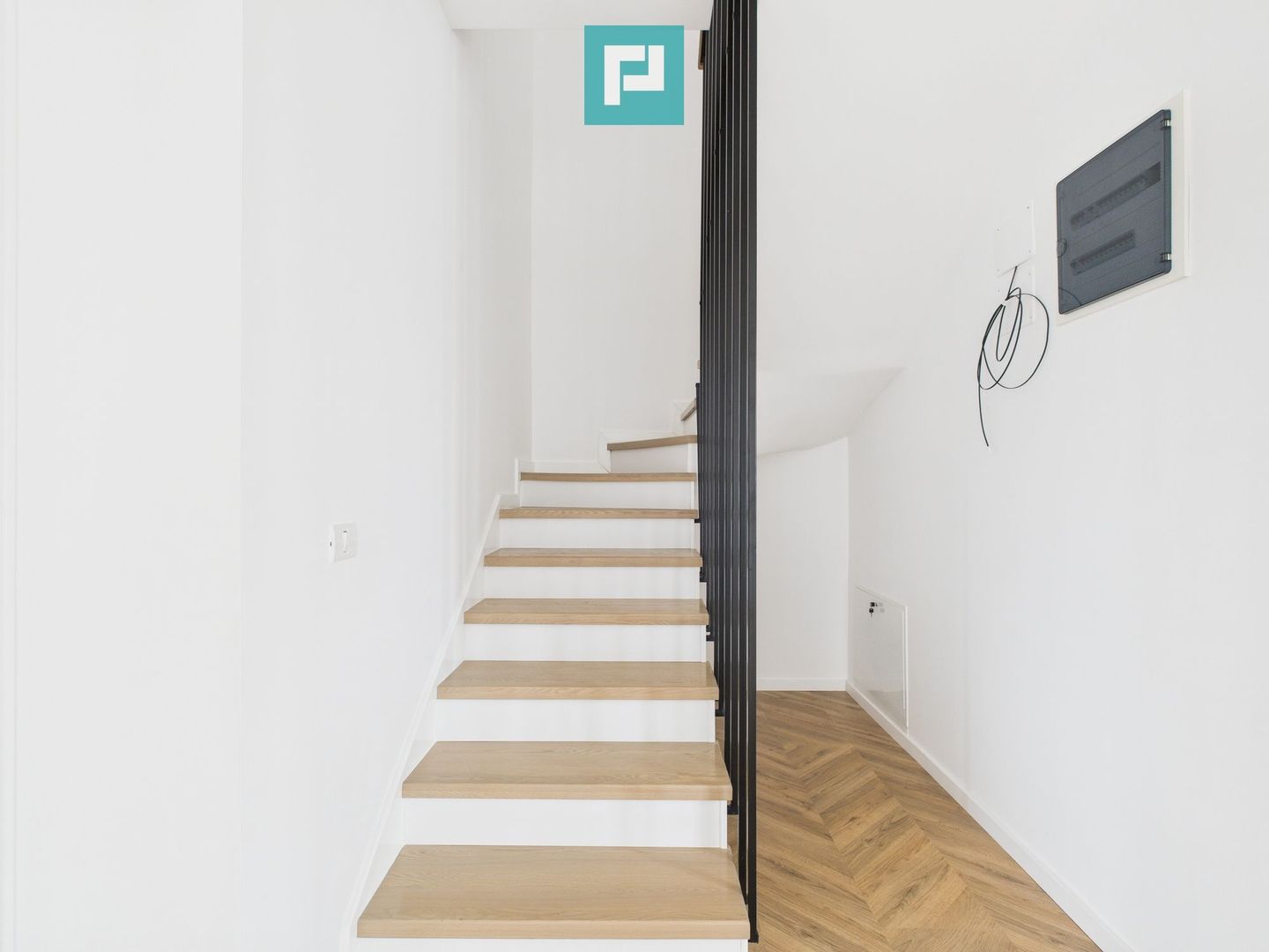 Duplex modern 5 camere Dumbrăvita - Poză 3