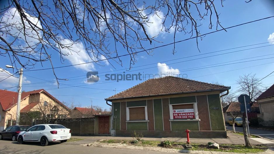 Casa zona Rogerius, strada Iasomiei - Poză 1