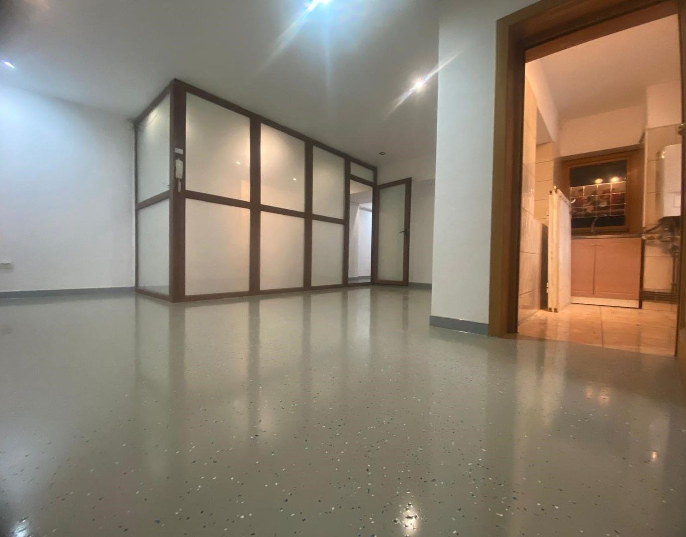 Apartament 4 camere-Ideal Birouri / Sediu Firmă – Etaj 1 – Comision 0% - Poză 11