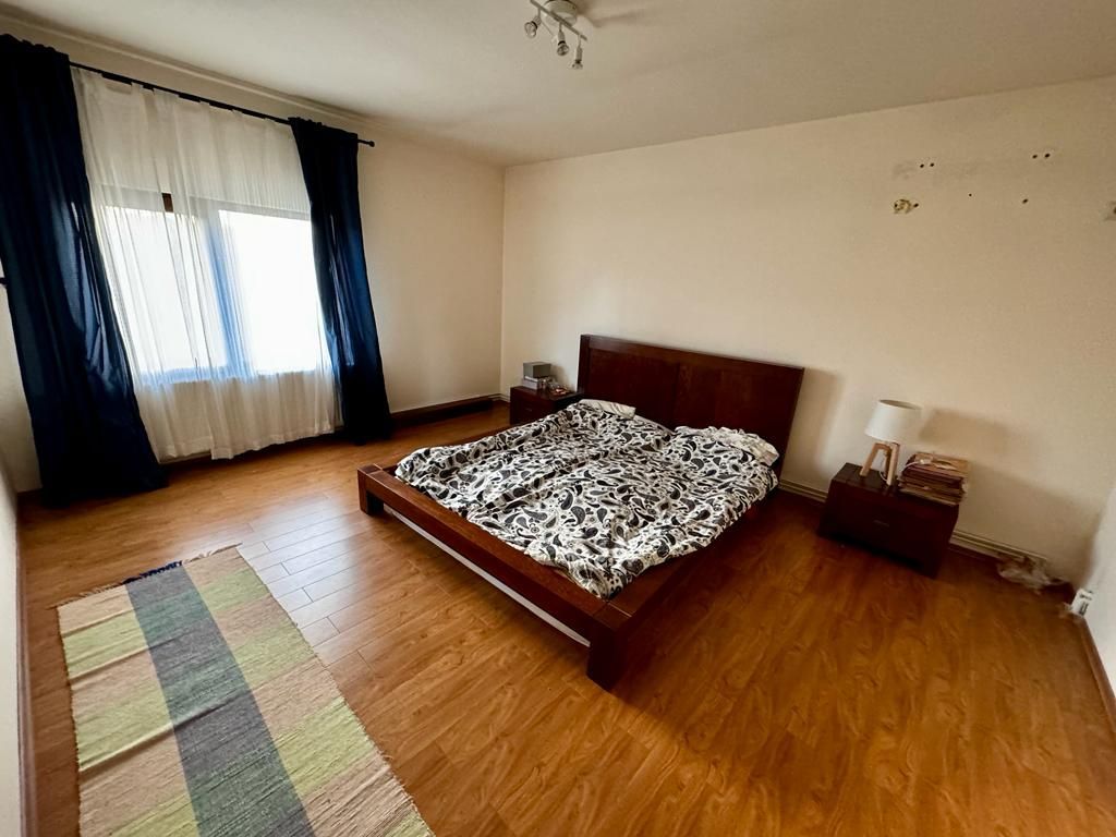 Vanzare casa ideal 2 familii padurea Romanesti - Poză 18